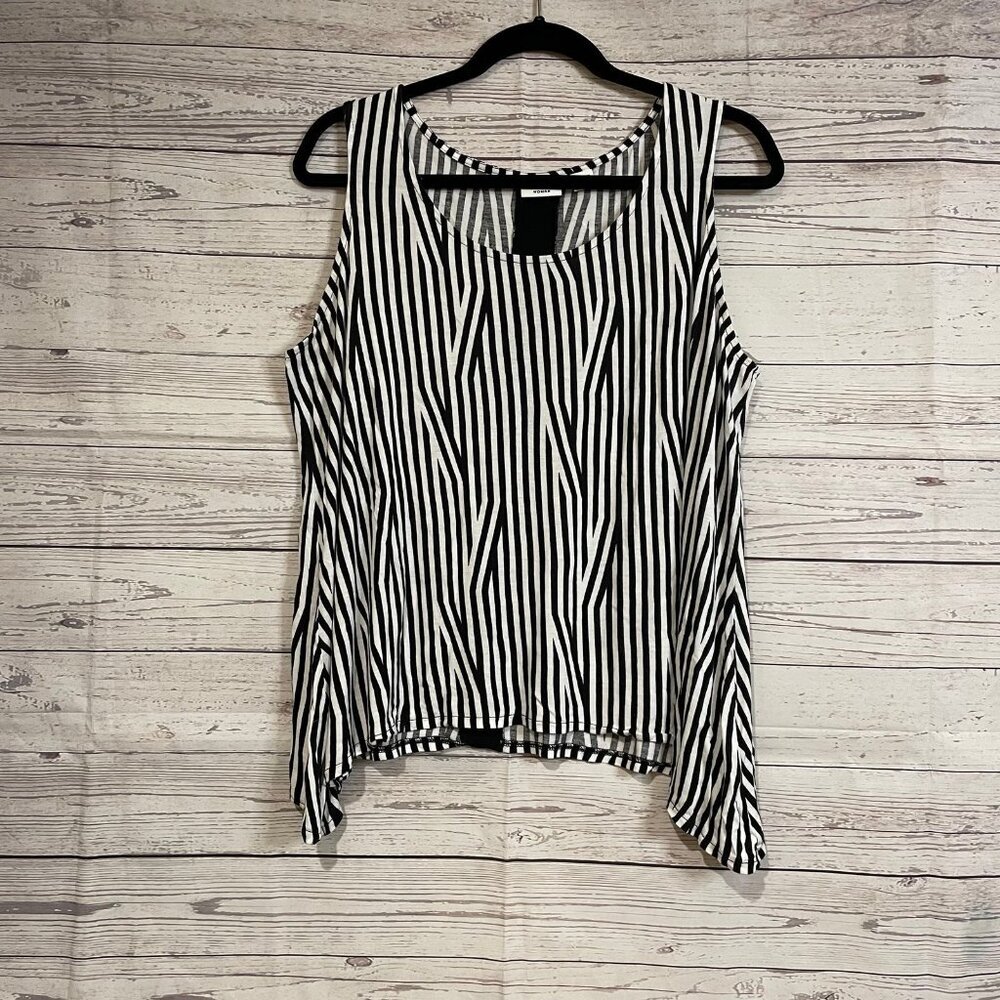 Cato Black and White Sleeveless Tank with Sharkbite Hemline, Size 18/20W